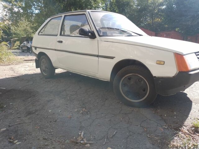 Белый ЗАЗ 1102 Таврия, объемом двигателя 0 л и пробегом 300 тыс. км за 650 $, фото 2 на Automoto.ua