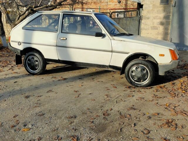 Белый ЗАЗ 1102 Таврия, объемом двигателя 1.1 л и пробегом 189 тыс. км за 476 $, фото 5 на Automoto.ua