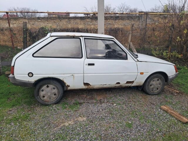 Белый ЗАЗ 1102 Таврия, объемом двигателя 1.1 л и пробегом 320 тыс. км за 189 $, фото 1 на Automoto.ua