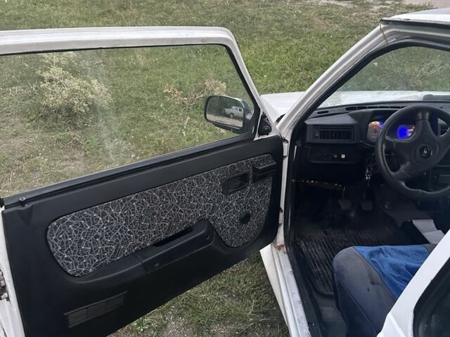 Белый ЗАЗ 1102 Таврия, объемом двигателя 1.2 л и пробегом 30 тыс. км за 1200 $, фото 4 на Automoto.ua