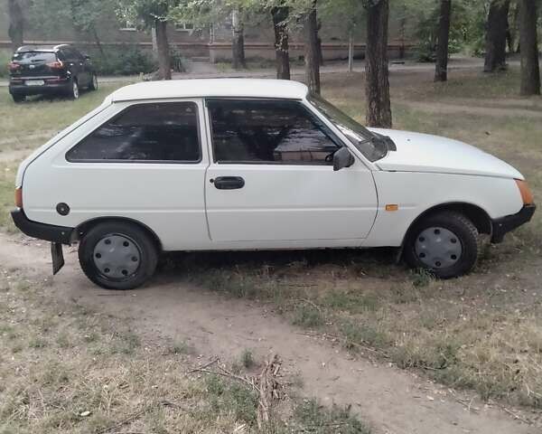 Белый ЗАЗ 1102 Таврия, объемом двигателя 1.09 л и пробегом 300 тыс. км за 1006 $, фото 2 на Automoto.ua