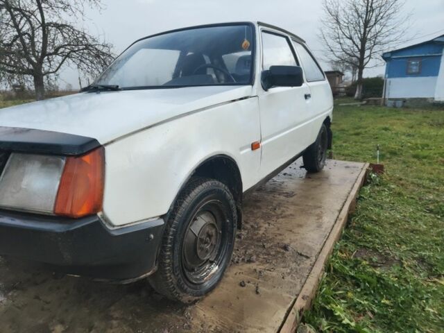 Белый ЗАЗ 1102 Таврия, объемом двигателя 1.1 л и пробегом 318 тыс. км за 600 $, фото 2 на Automoto.ua