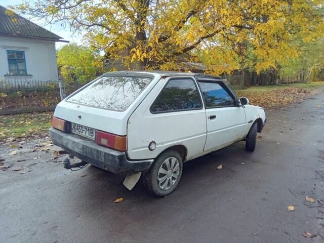 Белый ЗАЗ 1102 Таврия, объемом двигателя 1.1 л и пробегом 112 тыс. км за 450 $, фото 3 на Automoto.ua