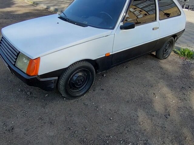 Белый ЗАЗ 1102 Таврия, объемом двигателя 1.2 л и пробегом 300 тыс. км за 547 $, фото 3 на Automoto.ua