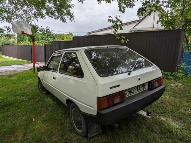 Белый ЗАЗ 1102 Таврия, объемом двигателя 1.1 л и пробегом 1000 тыс. км за 800 $, фото 4 на Automoto.ua