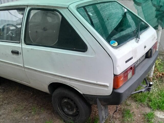 Белый ЗАЗ 1102 Таврия, объемом двигателя 1.1 л и пробегом 375 тыс. км за 400 $, фото 4 на Automoto.ua