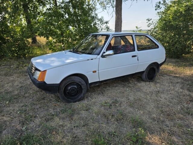 Белый ЗАЗ 1102 Таврия, объемом двигателя 1.1 л и пробегом 456 тыс. км за 532 $, фото 2 на Automoto.ua