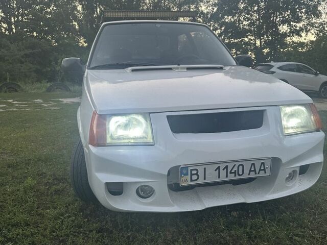 Белый ЗАЗ 1102 Таврия, объемом двигателя 1.2 л и пробегом 30 тыс. км за 1200 $, фото 2 на Automoto.ua