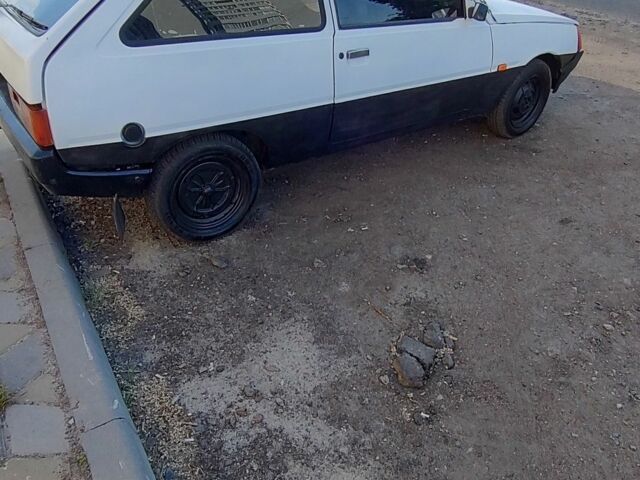 Белый ЗАЗ 1102 Таврия, объемом двигателя 1.2 л и пробегом 300 тыс. км за 547 $, фото 4 на Automoto.ua