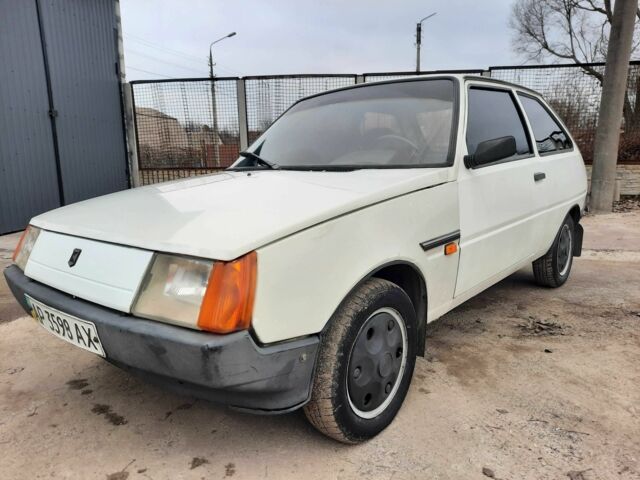 Белый ЗАЗ 1102 Таврия, объемом двигателя 1.1 л и пробегом 173 тыс. км за 500 $, фото 3 на Automoto.ua