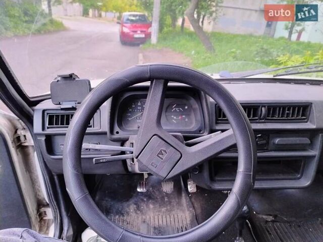 Белый ЗАЗ 1102 Таврия, объемом двигателя 1.09 л и пробегом 333 тыс. км за 400 $, фото 5 на Automoto.ua