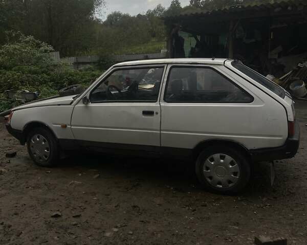 Белый ЗАЗ 1102 Таврия, объемом двигателя 1.2 л и пробегом 600 тыс. км за 672 $, фото 4 на Automoto.ua