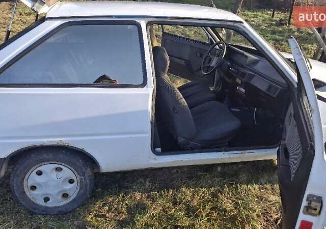 Белый ЗАЗ 1102 Таврия, объемом двигателя 1.09 л и пробегом 72 тыс. км за 700 $, фото 1 на Automoto.ua