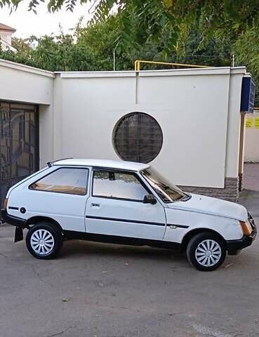 Белый ЗАЗ 1102 Таврия, объемом двигателя 1.2 л и пробегом 86 тыс. км за 650 $, фото 2 на Automoto.ua