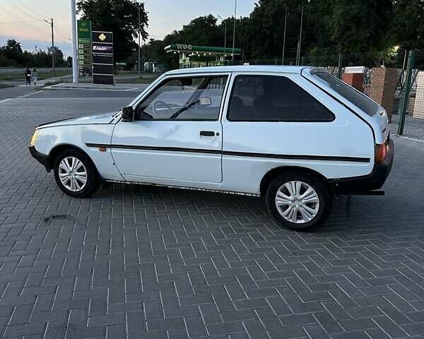 Белый ЗАЗ 1102 Таврия, объемом двигателя 1.1 л и пробегом 15 тыс. км за 848 $, фото 2 на Automoto.ua