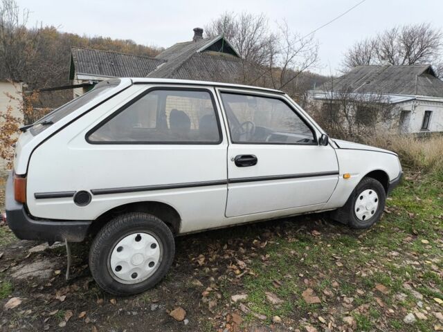 Белый ЗАЗ 1102 Таврия, объемом двигателя 0 л и пробегом 86 тыс. км за 215 $, фото 2 на Automoto.ua