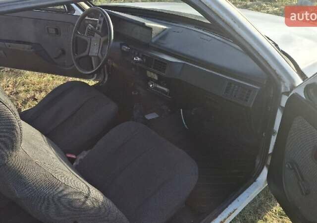 Белый ЗАЗ 1102 Таврия, объемом двигателя 1.09 л и пробегом 72 тыс. км за 700 $, фото 3 на Automoto.ua
