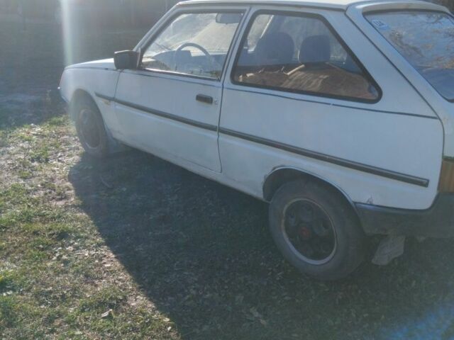 Белый ЗАЗ 1102 Таврия, объемом двигателя 1 л и пробегом 1 тыс. км за 297 $, фото 5 на Automoto.ua