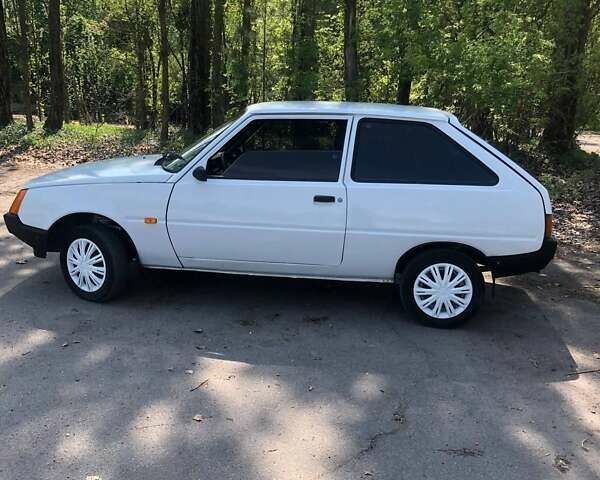 Белый ЗАЗ 1102 Таврия, объемом двигателя 1.1 л и пробегом 100 тыс. км за 1150 $, фото 3 на Automoto.ua