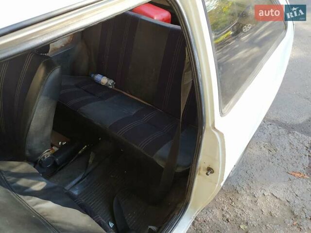 Белый ЗАЗ 1102 Таврия, объемом двигателя 1.1 л и пробегом 300 тыс. км за 605 $, фото 2 на Automoto.ua