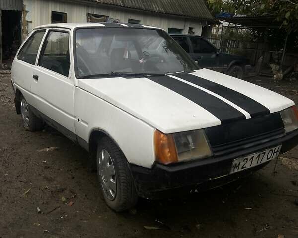 Белый ЗАЗ 1102 Таврия, объемом двигателя 1.2 л и пробегом 600 тыс. км за 672 $, фото 2 на Automoto.ua