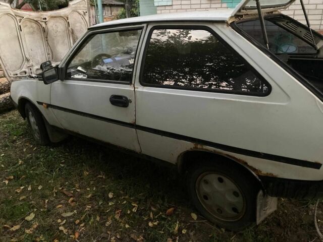 Белый ЗАЗ 1102 Таврия, объемом двигателя 1.1 л и пробегом 100 тыс. км за 400 $, фото 2 на Automoto.ua