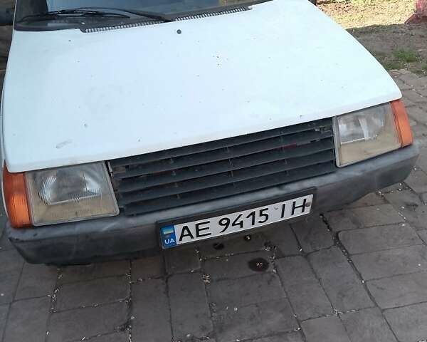 Белый ЗАЗ 1102 Таврия, объемом двигателя 1.1 л и пробегом 1000 тыс. км за 834 $, фото 2 на Automoto.ua