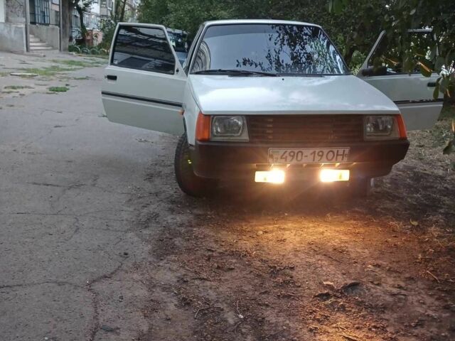 ЗАЗ 1102 Таврия 1992 в Кропивницком (Кировограде) на Automoto.ua Белый ЗАЗ 1102 Таврия, объемом двигателя 1.2 л и пробегом 100 тыс. км за 650 $, фото 6 на Automoto.ua
