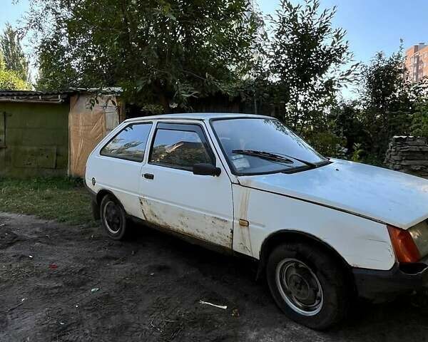 Белый ЗАЗ 1102 Таврия, объемом двигателя 1.1 л и пробегом 200 тыс. км за 350 $, фото 2 на Automoto.ua