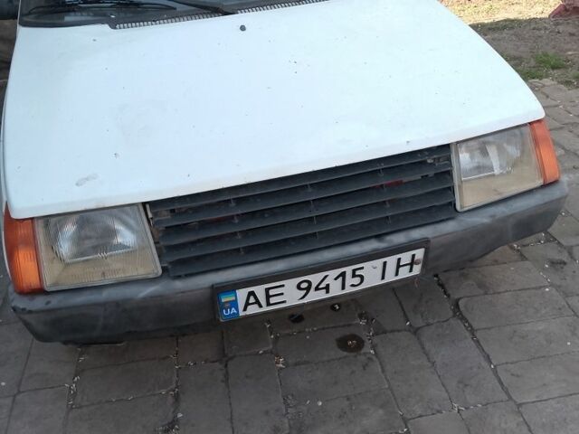 Белый ЗАЗ 1102 Таврия, объемом двигателя 1.1 л и пробегом 1000 тыс. км за 834 $, фото 3 на Automoto.ua