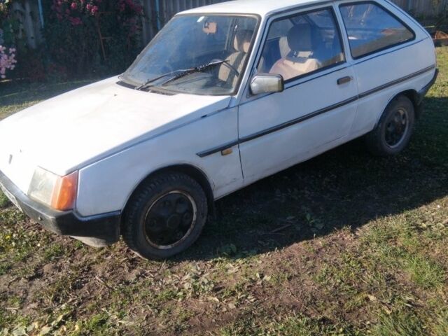 Белый ЗАЗ 1102 Таврия, объемом двигателя 1 л и пробегом 1 тыс. км за 297 $, фото 6 на Automoto.ua