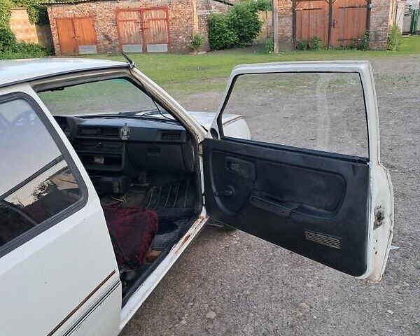 Белый ЗАЗ 1102 Таврия, объемом двигателя 1.1 л и пробегом 177 тыс. км за 250 $, фото 12 на Automoto.ua