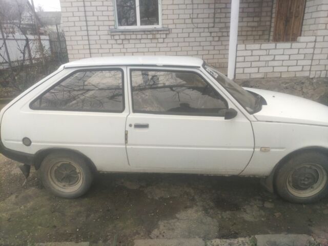 Белый ЗАЗ 1102 Таврия, объемом двигателя 1.1 л и пробегом 100 тыс. км за 475 $, фото 3 на Automoto.ua