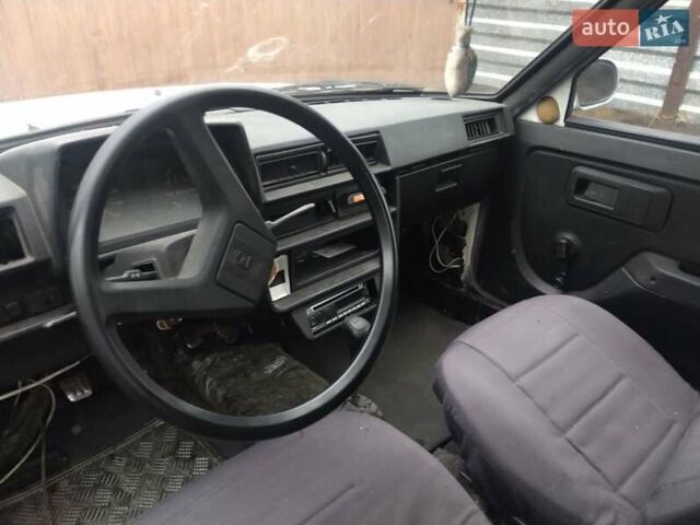 Белый ЗАЗ 1102 Таврия, объемом двигателя 1.1 л и пробегом 333 тыс. км за 350 $, фото 6 на Automoto.ua