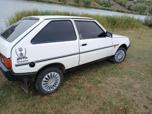 Белый ЗАЗ 1102 Таврия, объемом двигателя 0 л и пробегом 100 тыс. км за 900 $, фото 1 на Automoto.ua
