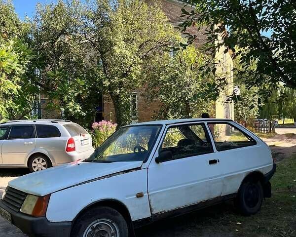 Белый ЗАЗ 1102 Таврия, объемом двигателя 1.1 л и пробегом 200 тыс. км за 350 $, фото 3 на Automoto.ua