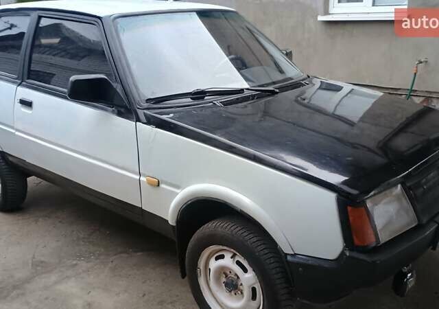 Белый ЗАЗ 1102 Таврия, объемом двигателя 1.09 л и пробегом 200 тыс. км за 1186 $, фото 2 на Automoto.ua