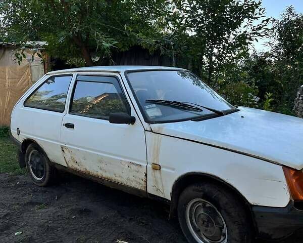 Белый ЗАЗ 1102 Таврия, объемом двигателя 1.1 л и пробегом 200 тыс. км за 350 $, фото 1 на Automoto.ua
