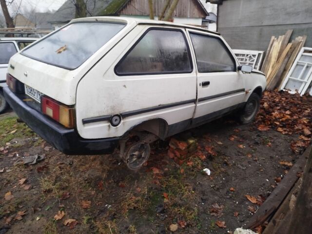 Белый ЗАЗ 1102 Таврия, объемом двигателя 1.1 л и пробегом 200 тыс. км за 832 $, фото 1 на Automoto.ua