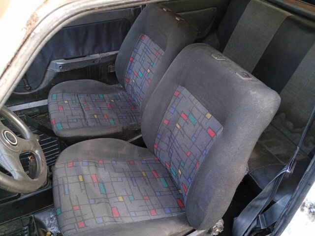 Білий ЗАЗ 1102 Таврія, об'ємом двигуна 0 л та пробігом 150 тис. км за 526 $, фото 21 на Automoto.ua