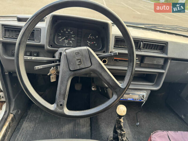 Белый ЗАЗ 1102 Таврия, объемом двигателя 1.1 л и пробегом 216 тыс. км за 750 $, фото 4 на Automoto.ua