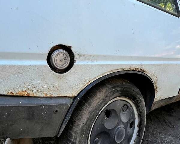 Белый ЗАЗ 1102 Таврия, объемом двигателя 1.1 л и пробегом 200 тыс. км за 350 $, фото 15 на Automoto.ua