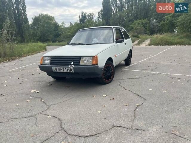 Белый ЗАЗ 1102 Таврия, объемом двигателя 1.2 л и пробегом 168 тыс. км за 654 $, фото 6 на Automoto.ua