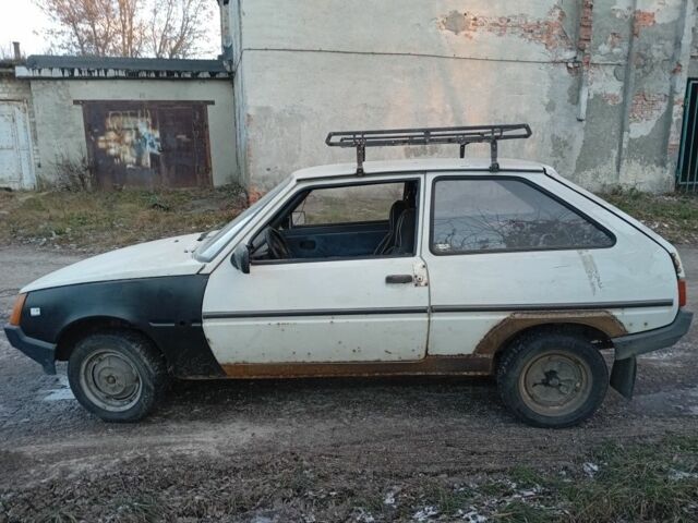 Белый ЗАЗ 1102 Таврия, объемом двигателя 1.2 л и пробегом 60 тыс. км за 300 $, фото 2 на Automoto.ua