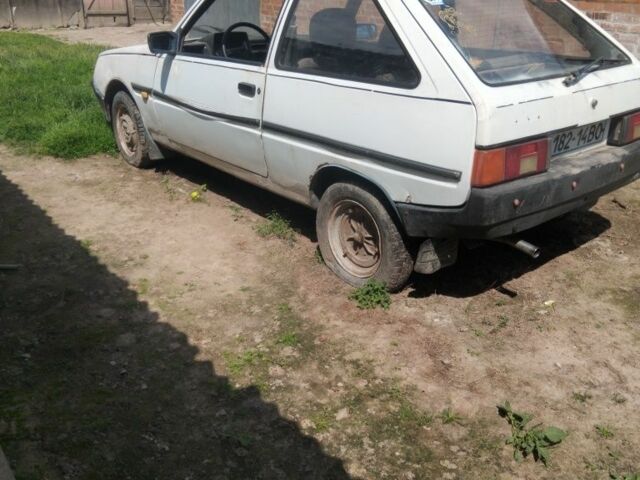 Белый ЗАЗ 1102 Таврия, объемом двигателя 1.1 л и пробегом 350 тыс. км за 530 $, фото 2 на Automoto.ua