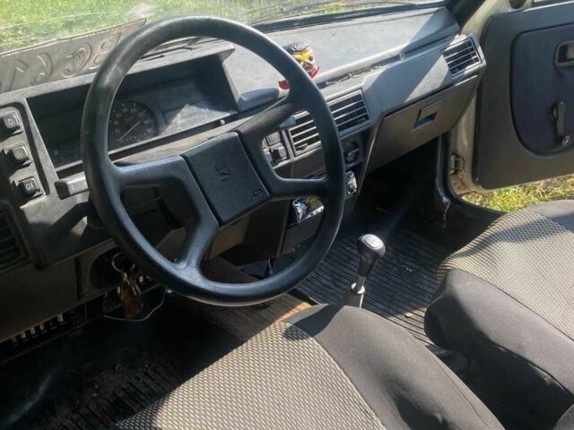 Белый ЗАЗ 1102 Таврия, объемом двигателя 1.1 л и пробегом 65 тыс. км за 600 $, фото 3 на Automoto.ua