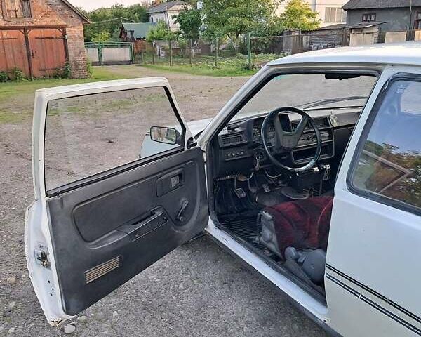Белый ЗАЗ 1102 Таврия, объемом двигателя 1.1 л и пробегом 177 тыс. км за 250 $, фото 9 на Automoto.ua