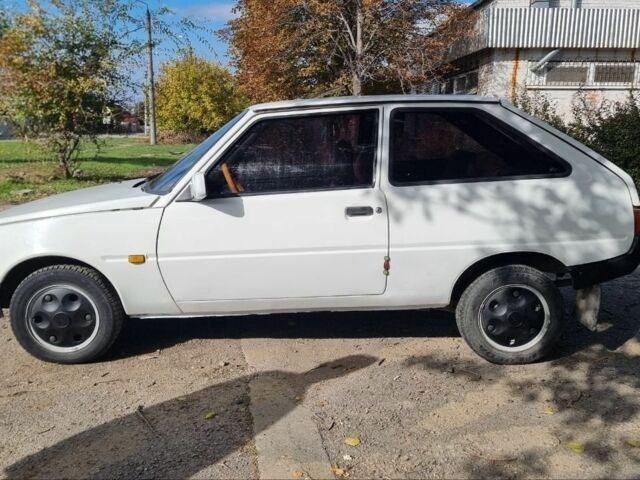 Белый ЗАЗ 1102 Таврия, объемом двигателя 1.1 л и пробегом 150 тыс. км за 750 $, фото 2 на Automoto.ua