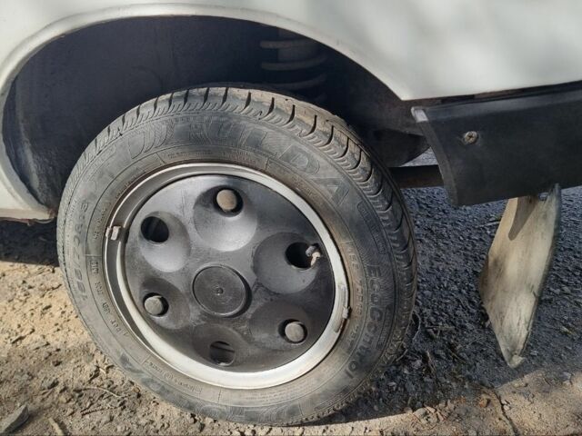 Белый ЗАЗ 1102 Таврия, объемом двигателя 1.1 л и пробегом 150 тыс. км за 750 $, фото 6 на Automoto.ua