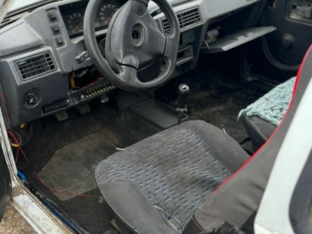 Белый ЗАЗ 1102 Таврия, объемом двигателя 1.1 л и пробегом 180 тыс. км за 504 $, фото 4 на Automoto.ua